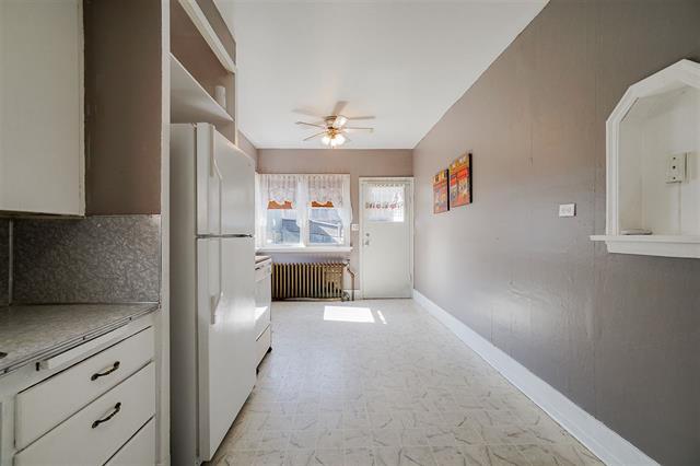 459 Garrett St, New Westminster 14
