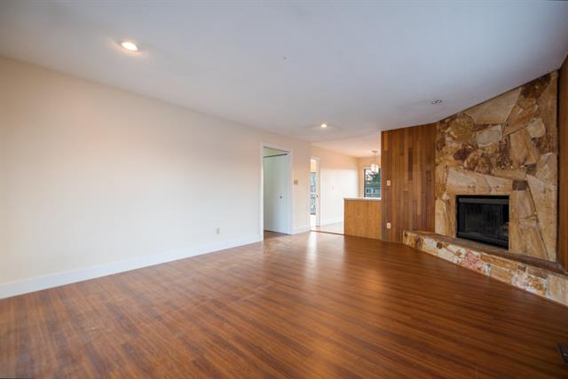 7658 Cumberland St, Burnaby 10