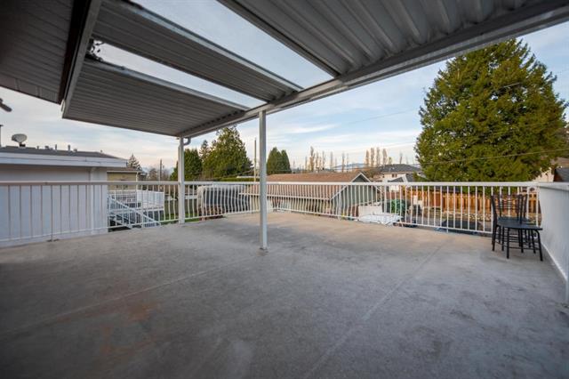 7658 Cumberland St, Burnaby 9