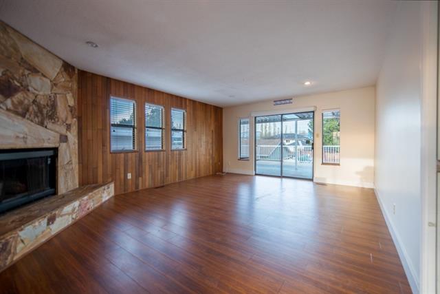 7658 Cumberland St, Burnaby 11