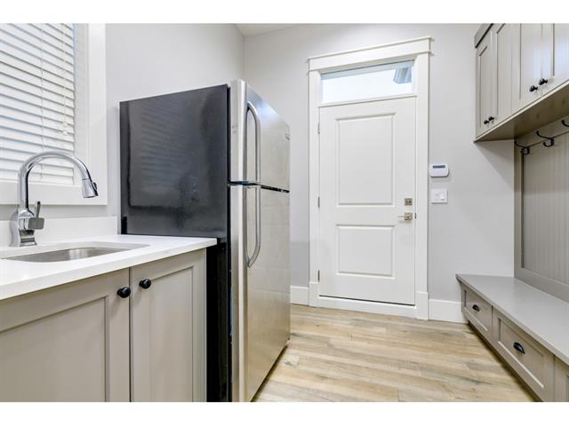 8089 11th Ave, Burnaby 10