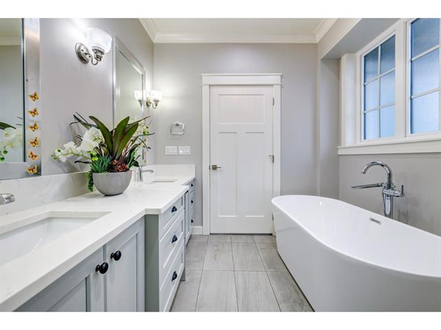 8089 11th Ave, Burnaby 5