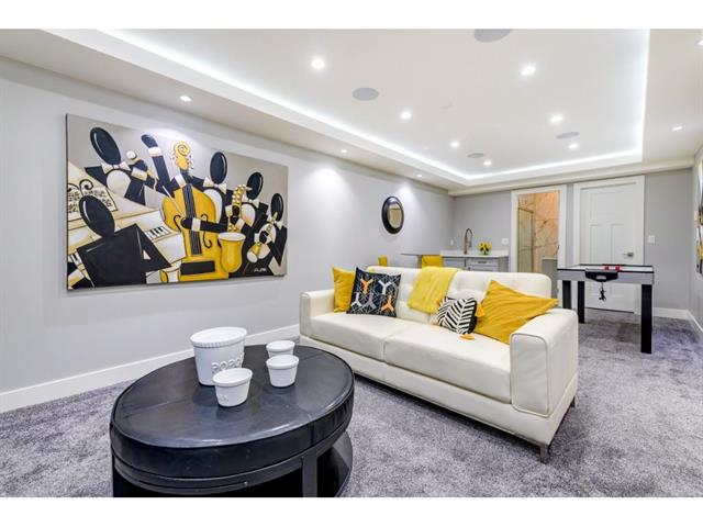 8089 11th Ave, Burnaby 4