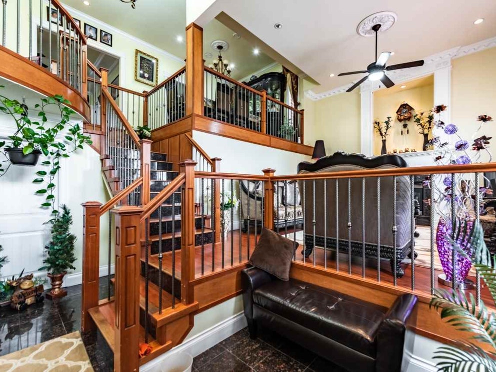 12087 90 Ave, Surrey 11