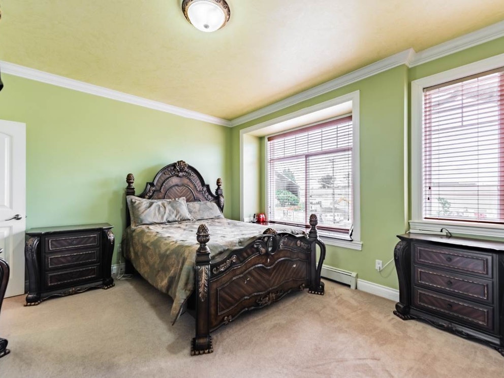 12087 90 Ave, Surrey 14