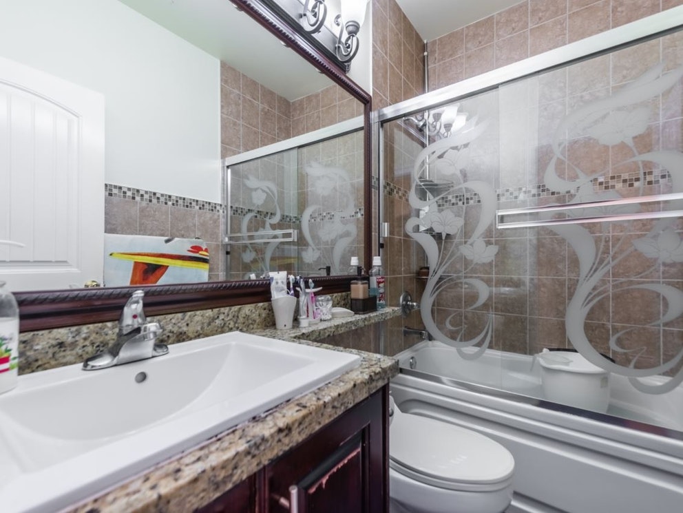 12087 90 Ave, Surrey 16