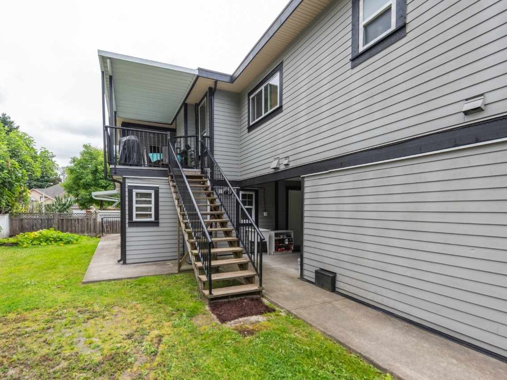 12087 90 Ave, Surrey 22