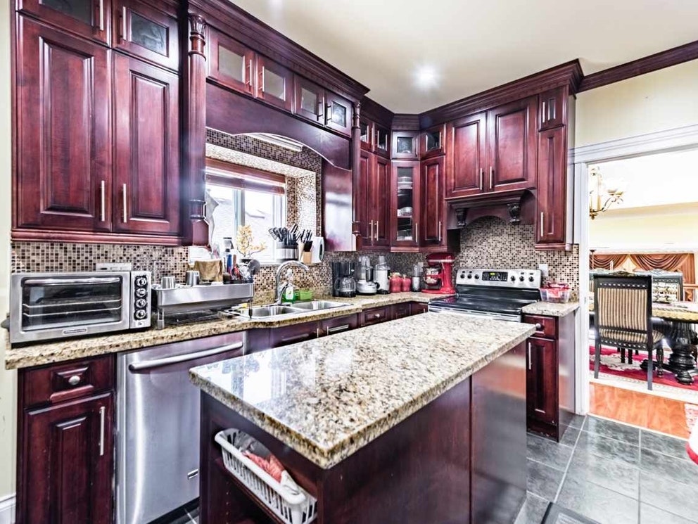 12087 90 Ave, Surrey 6