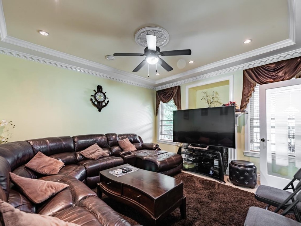 12087 90 Ave, Surrey 10