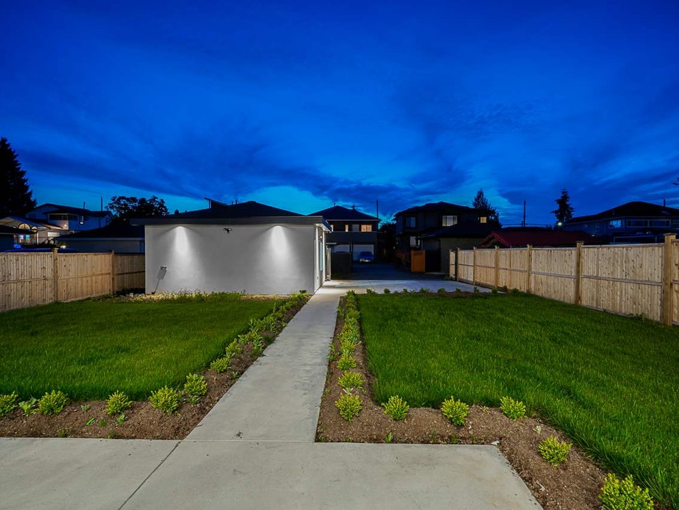 8159 13th Ave, Burnaby 31