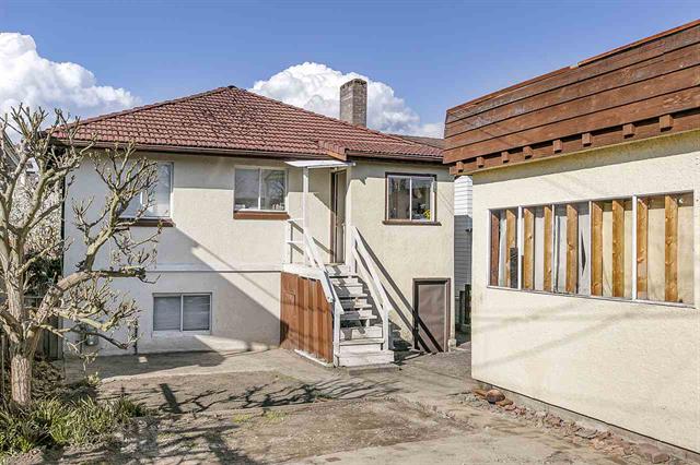 4814 Pender St, Burnaby North 19