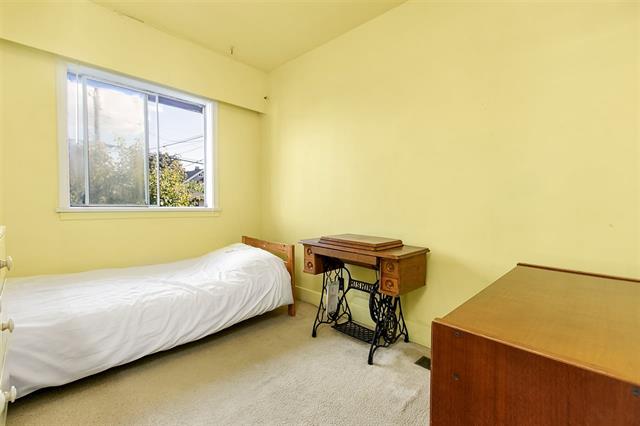 4814 Pender St, Burnaby North 5