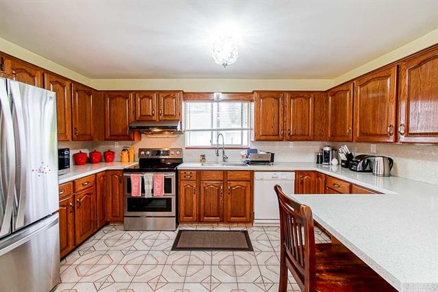 8346 13TH Ave, Burnaby East 10