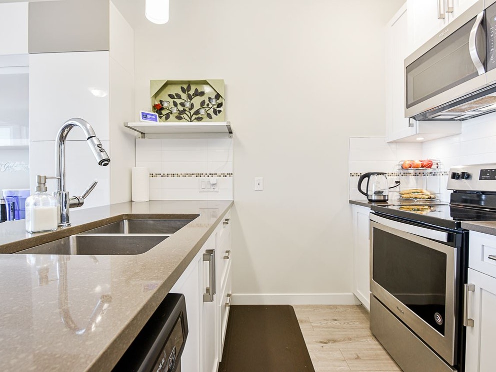 401 7908 15th Avenue, Burnaby East 2
