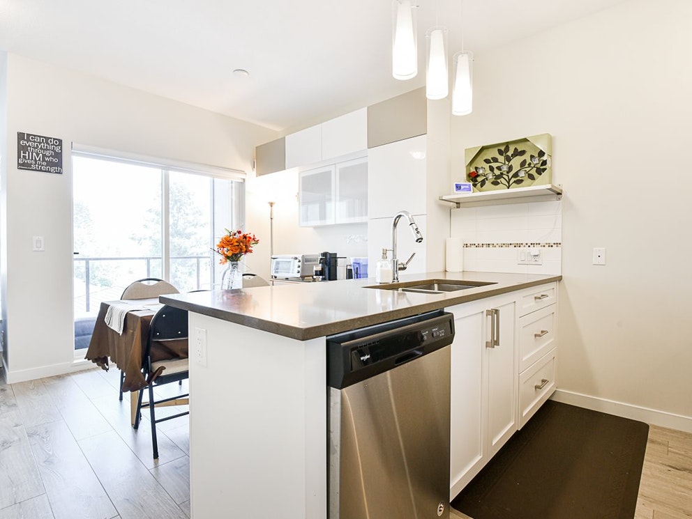 401 7908 15th Avenue, Burnaby East 3