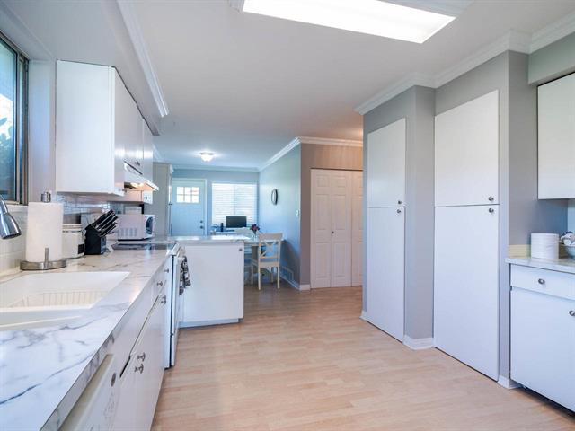 7740 Rosewood St, Burnaby 10