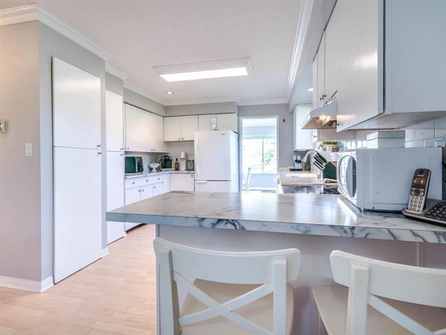 7740 Rosewood St, Burnaby 11