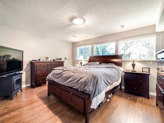 7740 Rosewood St, Burnaby 18