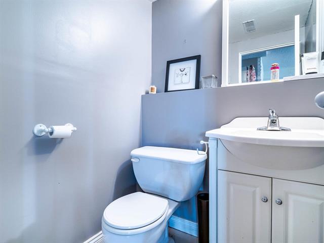 7740 Rosewood St, Burnaby 22