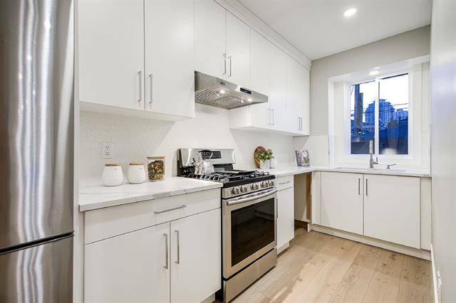 6857 Strathmore Ave, Burnaby 14