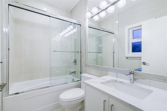 6857 Strathmore Ave, Burnaby 25