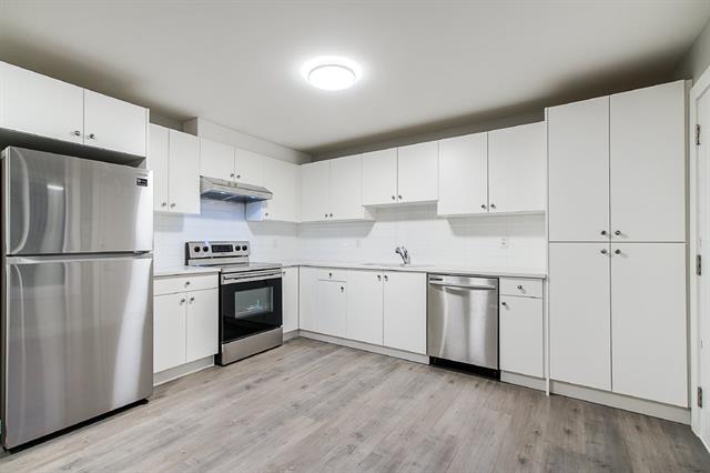 6857 Strathmore Ave, Burnaby 29