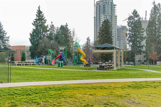 6857 Strathmore Ave, Burnaby 32