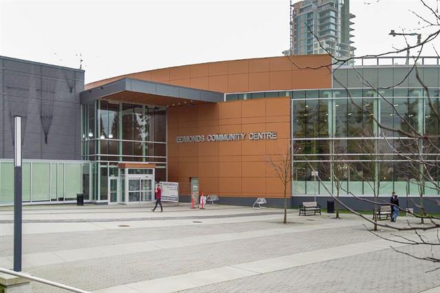 6857 Strathmore Ave, Burnaby 36
