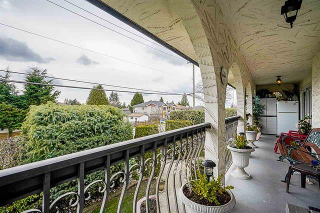 7696 7698 Cumberland St, Burnaby 11