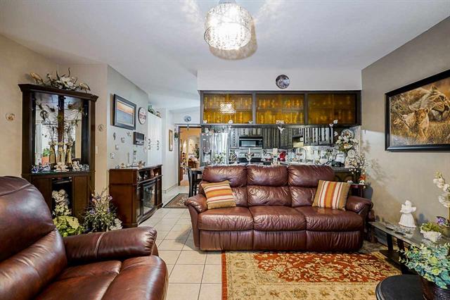 7696 7698 Cumberland St, Burnaby 13