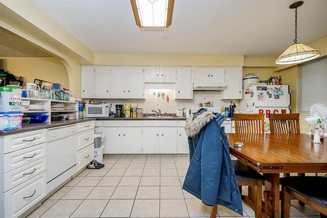 7696 7698 Cumberland St, Burnaby 19