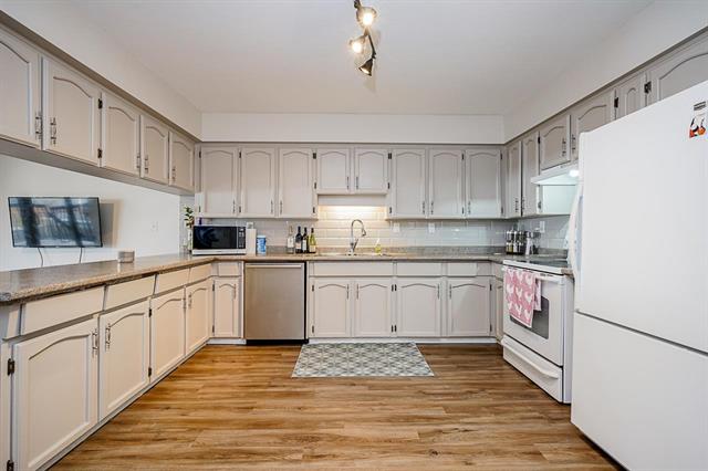 7696 7698 Cumberland St, Burnaby 26