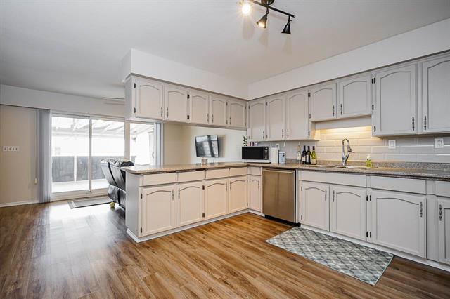 7696 7698 Cumberland St, Burnaby 27
