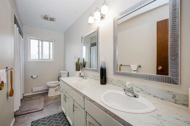 7696 7698 Cumberland St, Burnaby 29