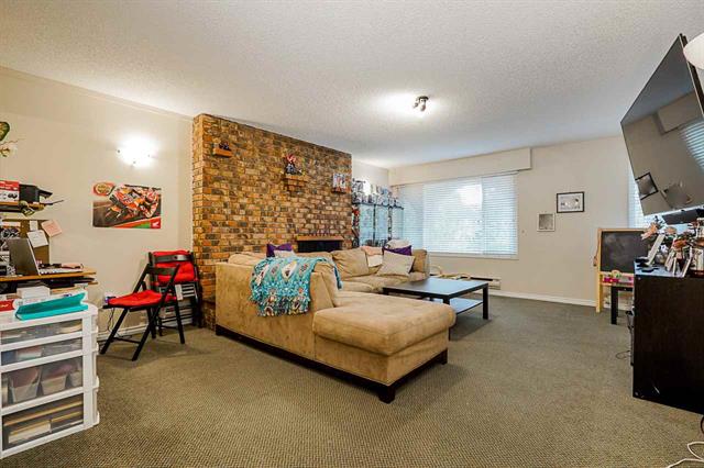 7696 7698 Cumberland St, Burnaby 32