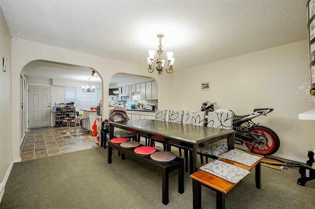 7696 7698 Cumberland St, Burnaby 34