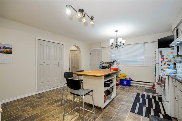 7696 7698 Cumberland St, Burnaby 35