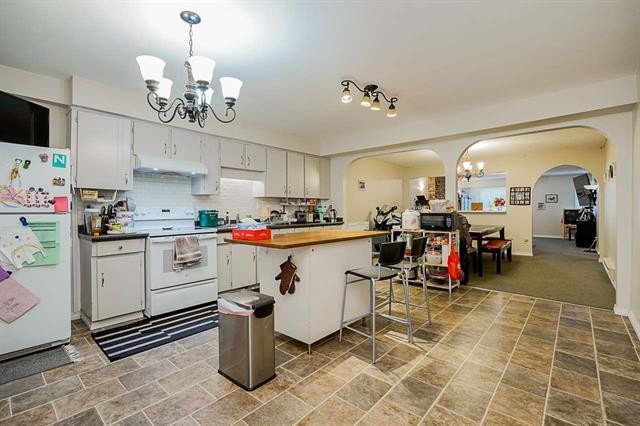 7696 7698 Cumberland St, Burnaby 37