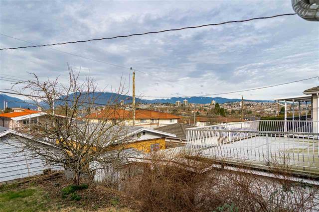 3069 Kitchener St, Vancouver East 32
