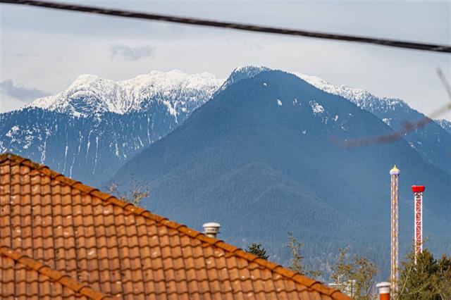 3069 Kitchener St, Vancouver East 33