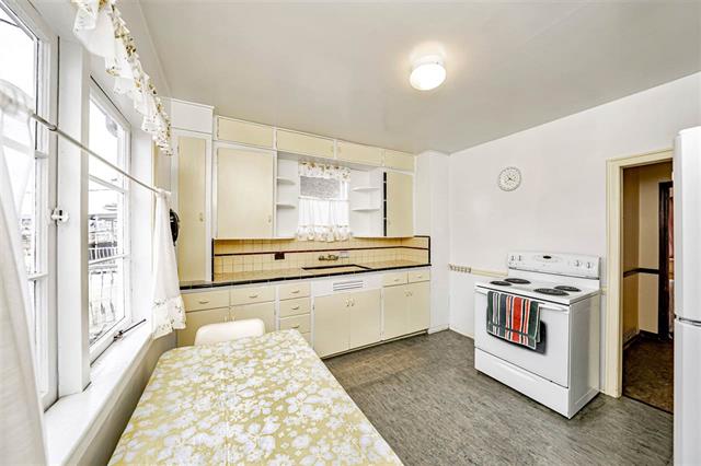 3069 Kitchener St, Vancouver East 11