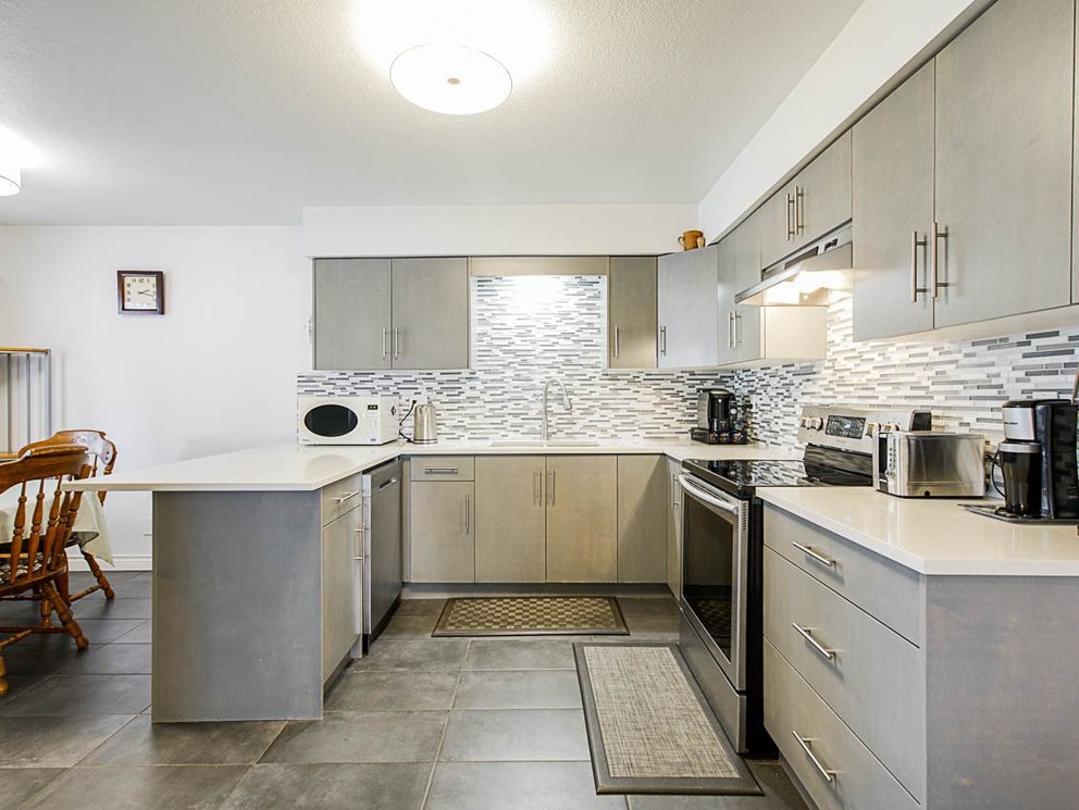 7776 7778 4th St, Burnaby 12