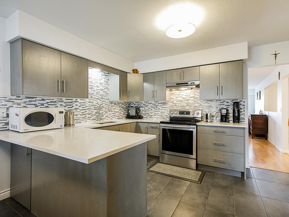 7776 7778 4th St, Burnaby 16