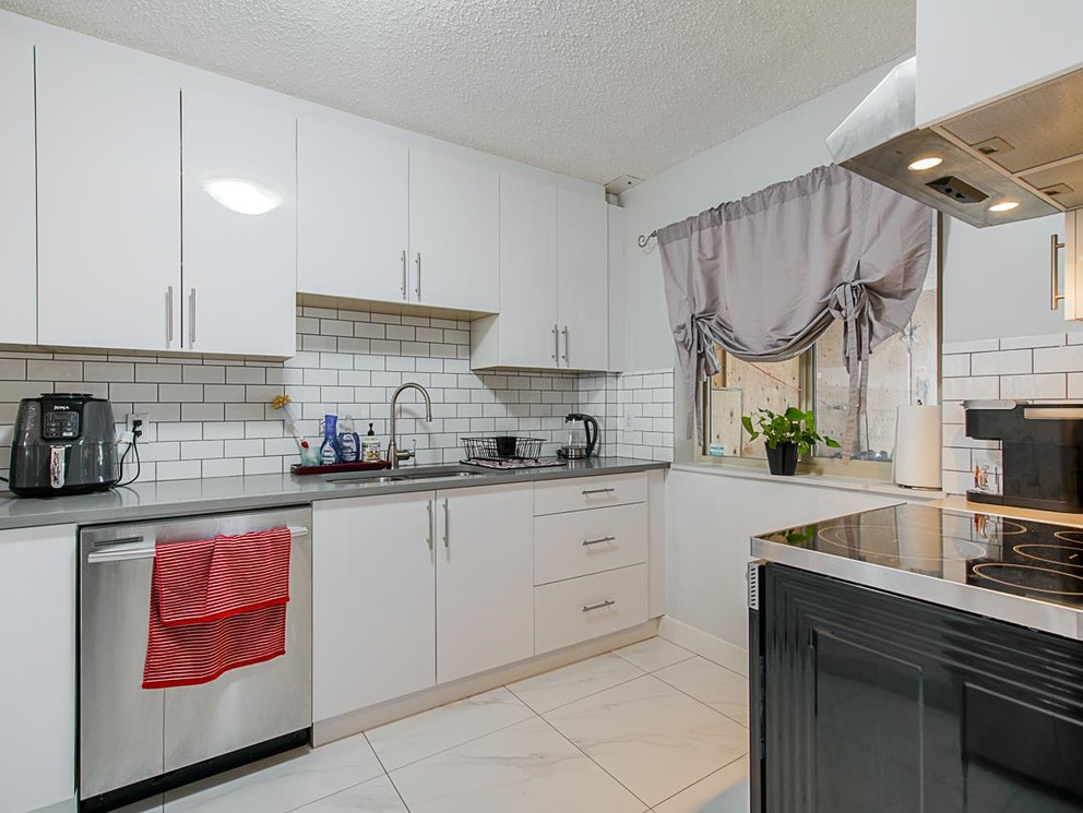 7776 7778 4th St, Burnaby 31