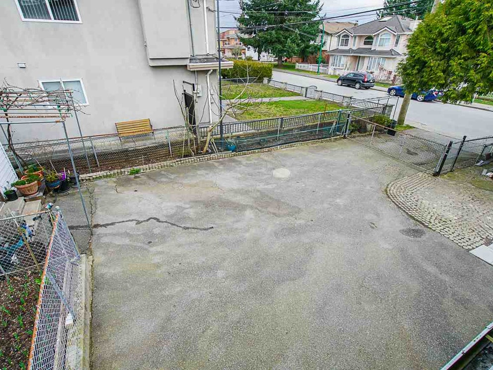 7776 7778 4th St, Burnaby 38