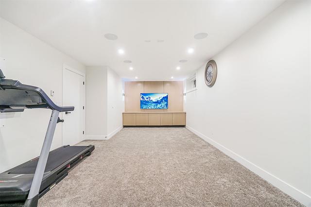 8151 13th Ave, Burnaby 30