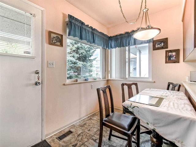 8227 13th Ave, Burnaby 12