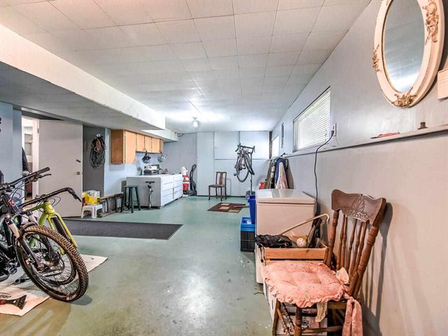 8227 13th Ave, Burnaby 23