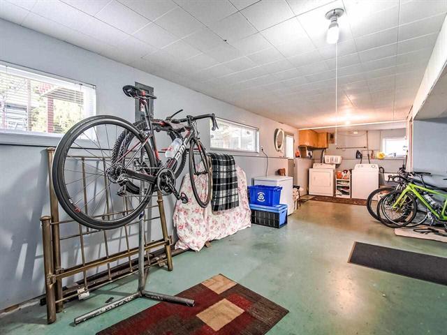 8227 13th Ave, Burnaby 24