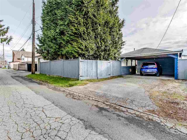 8227 13th Ave, Burnaby 29